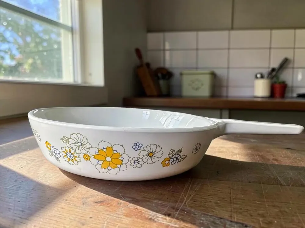Vintage CorningWare Wildflower P-83-B 6.5